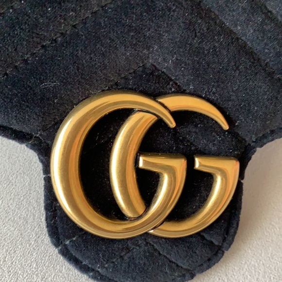 Authentic Gucci Marmont black velvet handbag - Picture 9 of 16